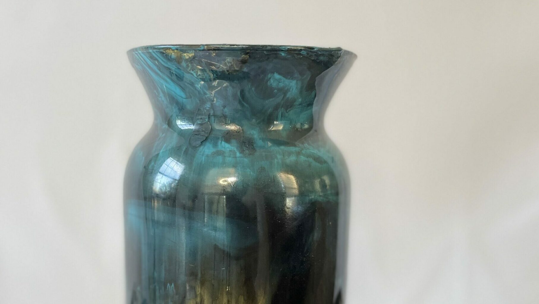 midnight-blue-vase-scaled-e1698335085561
